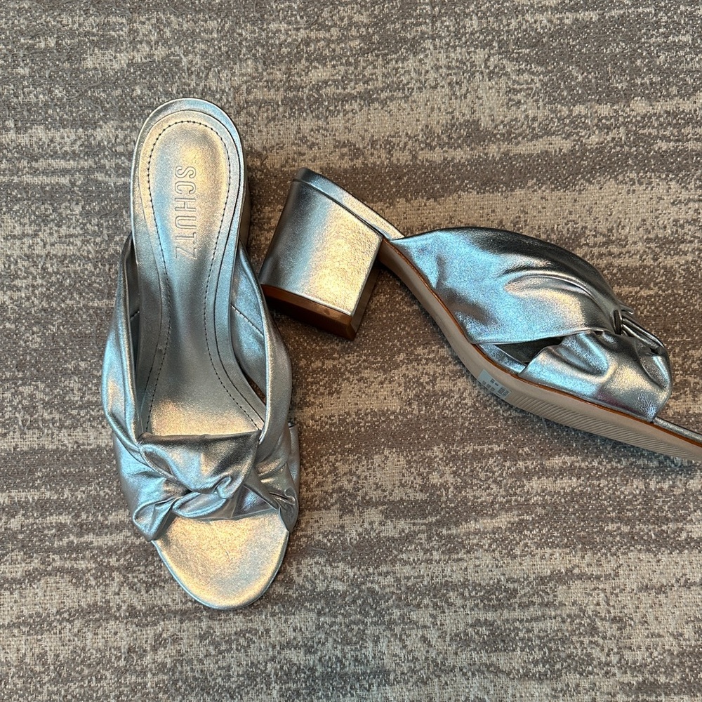 Schutz Mindy Mid Block heel